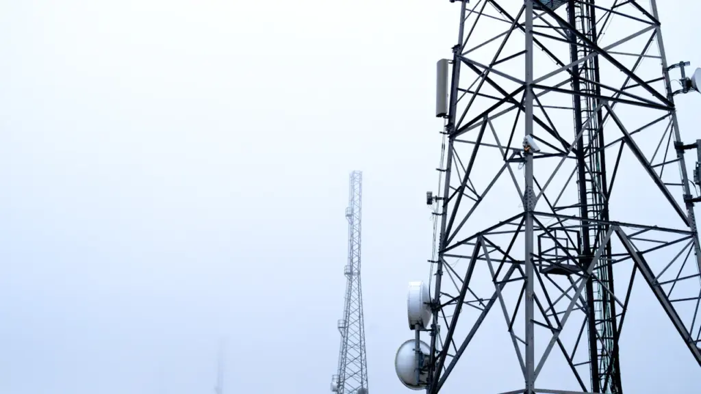 Mobiilioperaatori mastid talvises Eestis sideühenduse tagamiseks kriisiolukorras.